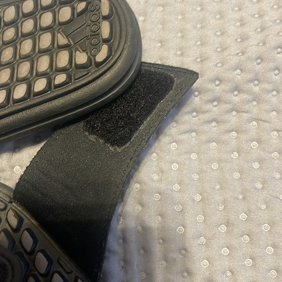 ADIDAS kids unisex slides size 11K - Picture 8 of 8